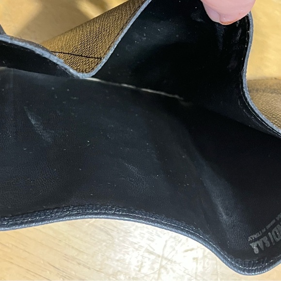 FENDI VINTAGE BI-FOLD WALLET - Picture 9 of 10